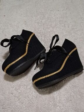 Ladies Black Knit High-Top Shoes with Gold Trim